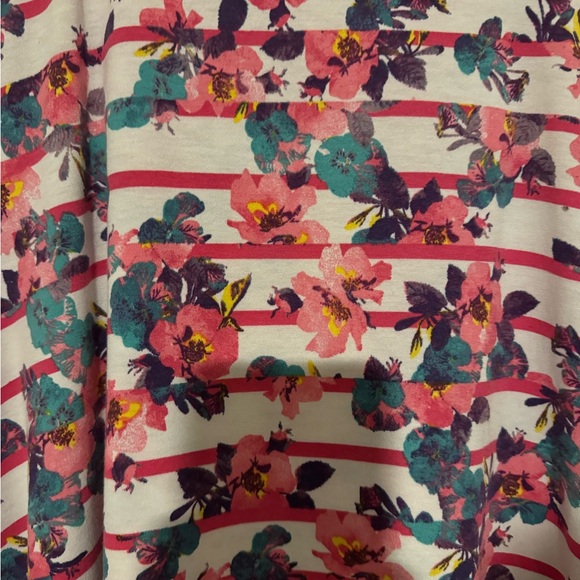 Lularoe Erika Swing Top - Picture 2 of 4